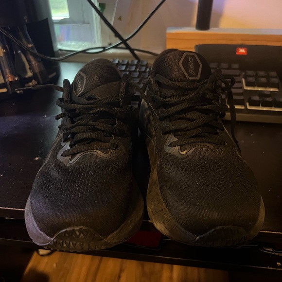 ASICS women’s Black Running Shoes - Picture 7 of 7